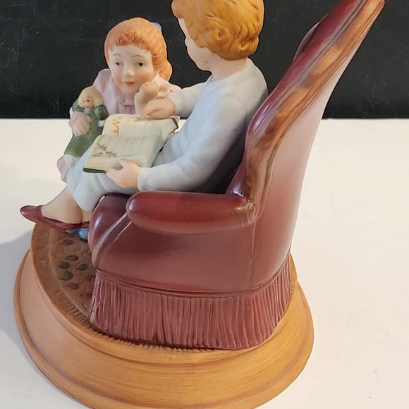 1983 Avon Enjoying The Night Before Christmas Figurine - Picture 5 of 8